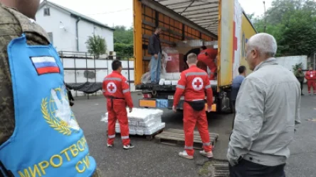 ՏԵՍԱՆՅՈՒԹ․ Ինչպես են բեռնաթափում Ստեփանակերտ հասցված 15 տոննա մարդասիրական բեռները