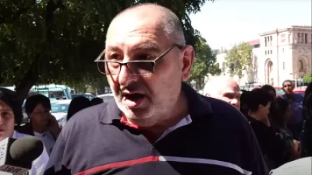 ՏԵՍԱՆՅՈՒԹ․ Իշխանությունը «կայֆավատ» է լինում ուսուցիչների վրա. բողոքի ակցիա՝ կառավարության շենքի մոտ