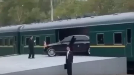 ՏԵՍԱՆՅՈՒԹ. Ինչպես է Կիմ Չեն Ընի զրահապատ «Maybach»-ը կայանում  գնացքում