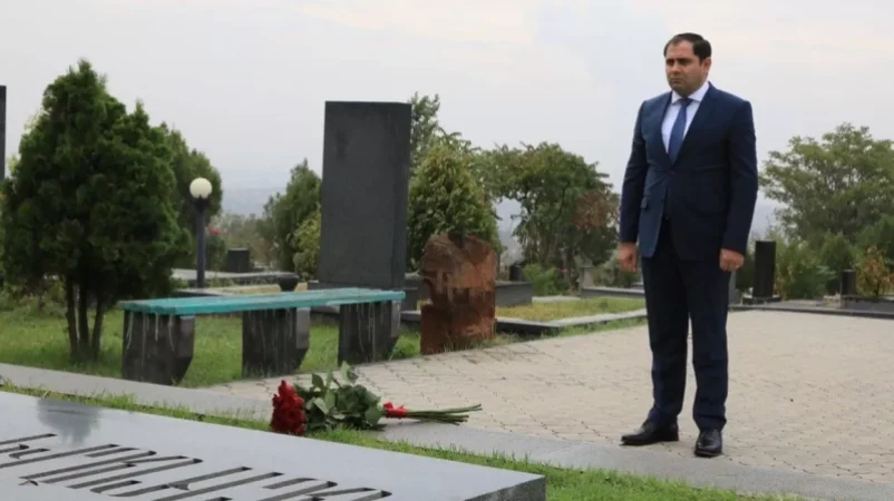 ՀՀ ՊՆ-ն՝ Պապիկյանի՝ «Եռաբլուր» չայցելելու վերաբերյալ լուրերի մասին