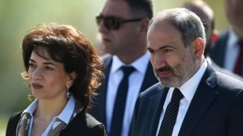 Փաշինյանն ու կինը կեսգիշերին գնացել են ՔՊ-ի շտաբ․ «Հրապարակ»