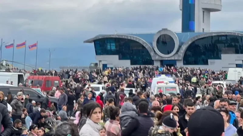 Residents of Stepanakert Head to the Airport Amid Tensions