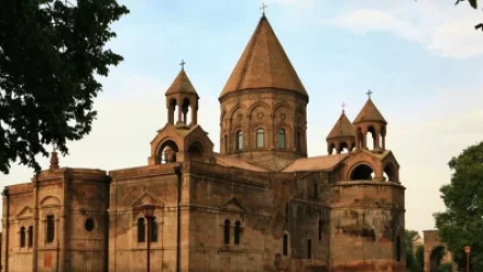 Մայր աթոռ Սուրբ Էջմիածինը հետաձգեց Մյուռոնօրհնեքը