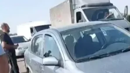 ՏԵՍԱՆՅՈՒԹ. Քաղաքացիները փակել են Երասխ-Երևան միջպետական մայրուղու Արտաշատի հատվածը