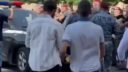 ՏԵՍԱՆՅՈՒԹ. Ինչպես են ոստիկաննները Հանրապետության հրապարակից բերման ենթարկում քաղաքացիներին