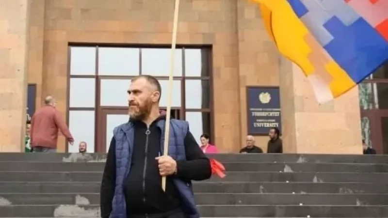 Զոհվածի հորը կալանավորեցին Հովիկ Աղազարյանին հարվածելու համար