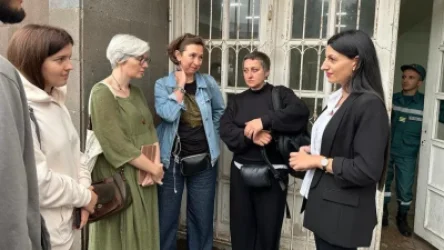 Անահիտ Մանասյանը Գորիսում և Կոռնիձորում հանդիպել է Արցախից բռնի տեղահանվածների հետ