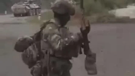 ՏԵՍԱՆՅՈՒԹ. Ադրբեջանցի զինծառայողները կրակում են Չարեքտարի 13-րդ դարի վանքի ուղղությամբ