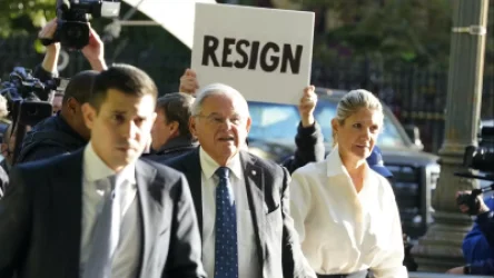 Բոբ Մենենդեսը և իր կինը գրավի դիմաց ազատ են արձակվել. սենատորն իրեն մեղավոր չի ճանաչել