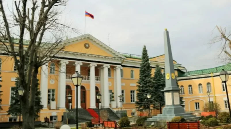 ՌԴ-ում ՀՀ դեսպանությունը հիշեցնում է, որ հյուպատոսական բաժինը քաղաքացիներին ընդունում է առցանց գրանցմամբ