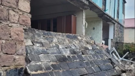 Լճաշեն գյուղում փլվել է տան պատը. փլատակներից քաղաքացու են դուրս բերել. ՆԳՆ