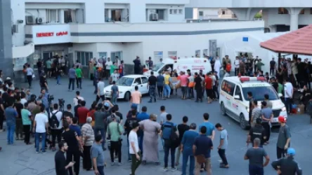 Գազայի բնակիչները հացի համար ժամերով հերթ են կանգնում