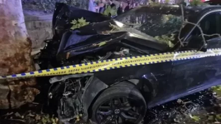 Երևանում ավտոմեքենան բախվել է ծառին․ կա մեկ զոհ և մեկ տուժած