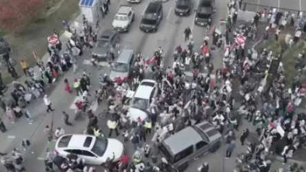 ՏԵՍԱՆՅՈՒԹ․ ԱՄՆ-ում պաղեստինամետ ցույցի ժամանակ մեքենան մխրճվել է ամբոխի մեջ