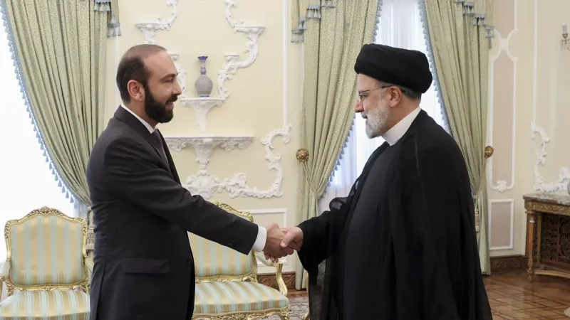 Միրզոյանն Իրանի նախագահի հետ քննարկել է տարածաշրջանային անվտանգության հարցեր