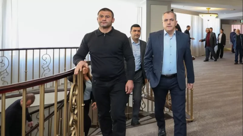 Սամվել Շահրամանյանի և Ղարաբաղի խորհրդարանի պատգամավորների հանդիպումը մեկնարկել է