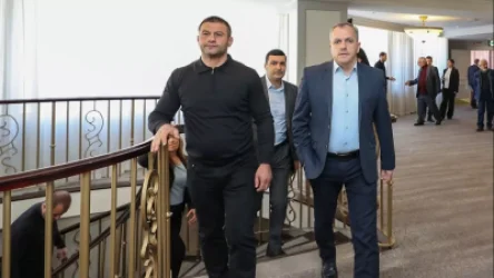 Սամվել Շահրամանյանի և Ղարաբաղի խորհրդարանի պատգամավորների հանդիպումը մեկնարկել է