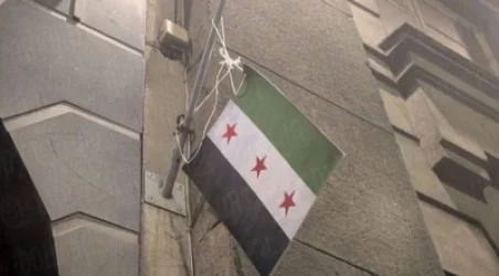 ՏԵՍԱՆՅՈՒԹ. Սանկտ Պետերբուրգում բարձրացվել է Սիրիայի ընդդիմության դրոշը