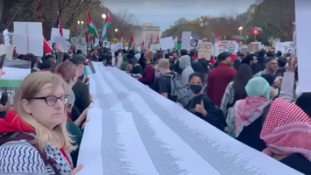 ՏԵՍԱՆՅՈՒԹ․ Ցուցարարները սպանված պաղեստինցիների անուններով հսկայական պաստառ են պարզել․ ԱՄՆ