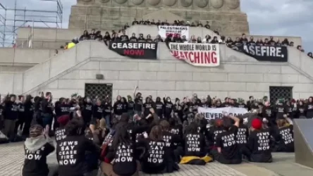 ՏԵՍԱՆՅՈՒԹ. Հարյուրավոր ակտիվիստներ հավաքվել են Նյու Յորքի Ազատության արձանի մոտ