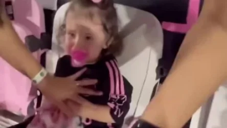 ՏԵՍԱՆՅՈՒԹ. Ինչպես է Մեսսին գնդակով պատահաբար հարվածում փոքրիկ աղջկան