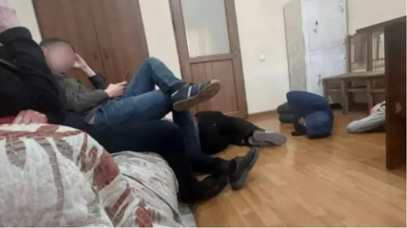 Գարեջրի շշեր են կոտրել ասֆալտին և բաց տարածքում միզել․ մանրամասներ՝ Ուելսի երկրպագուներին բերման ենթարկելու մասին