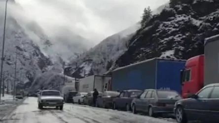 ՏԵՍԱՆՅՈՒԹ. Վերին Լարսի անցակետում հսկայական խցանում է