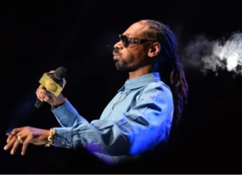 «Հայաստանի և Արցախի ամբողջ առաջնագիծը քողարկելու համար պահանջվելու էր այնքան, որքան նվեր տվեցին ամերիկացի թմրամոլ երգչին». Նաիրի Հոխիկյան