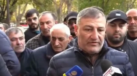 ՏԵՍԱՆՅՈՒԹ. Ինչ է կատարվում ՇՄ նախարարության մոտ. ձկնաբուծարանների ներկայացուցիչները բողոքի ցույց են անում