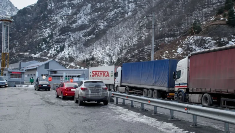 ՌԴ-ն թույլ չի տալիս հայկական գյուղմթերք տեղափոխող բեռնատարներն անցնեն Վերին Լարսով․ ԶԼՄ