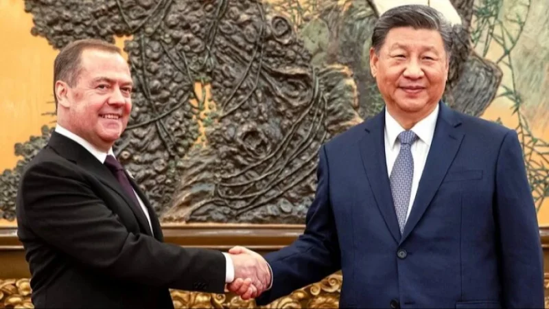 Մեդվեդևը Սի Ծինփինին է փոխանցել Պուտինի «անձնական ուղերձը»