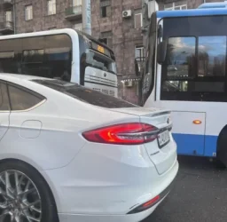 ԼՈՒՍԱՆԿԱՐՆԵՐ․ Կոմիտասում ավտոբուսներ են բախվել