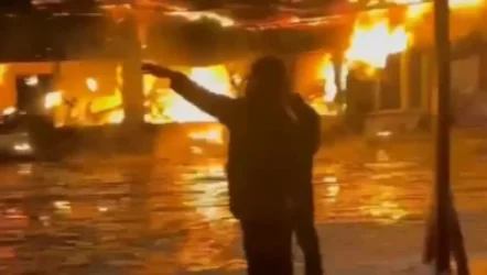 ՏԵՍԱՆՅՈՒԹ. Ուժգին հրդեհ է բռնկվել ավտոմոբիլային շուկայի տարածքում. Թաթարստան