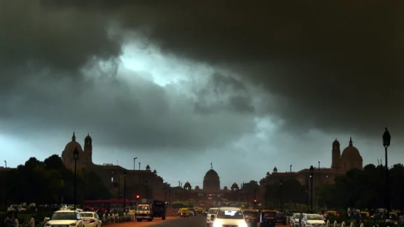 Հնդկաստանում ուժեղ փոթորիկ է սպասվում. փակել են դպրոցները եւ օֆիսները