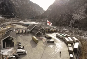 Լարսը կրկին փակվել է բոլոր տեսակի տրանսպորտային միջոցների համար