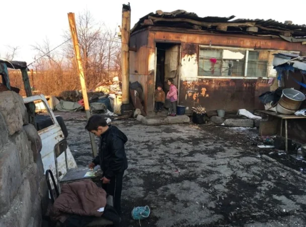 Մինչև 2027 թվականը կառավարությամբ որոշմամբ Գյումրին պետք է տնակներից ազատվի. քաղաքապետ