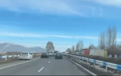 Փակել են՝ կբացվի․ Գեղարքունիքի մարզպետարանը՝ Երևան–Սևան ճանապարհը ձկնորսների կողմից փակելու մասին