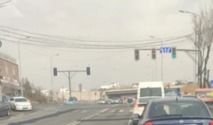 ՏԵՍԱՆՅՈՒԹ․ Ճանապարհային նշանի և գծանշման անհամապատասխանություն՝  Հալաբյան փողոցում