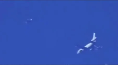 ՏԵՍԱՆՅՈՒԹ․ Բայդենի ինքնաթիռին հետևում է չբացահայտված թռչող օբյեկտ