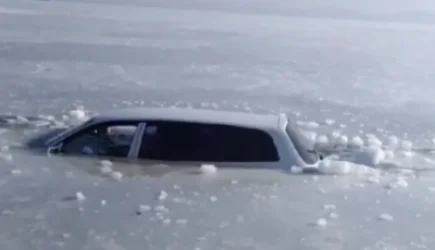 ՏԵՍԱՆՅՈՒԹ․ Մեքենան խրվել է սառույցի մեջ․ ՌԴ