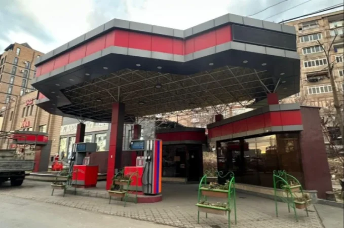 Երևանում դադարեցվել է 2 բենզալցակայանի և 1 նավթամթերքի պահեստարանի գործունեություն