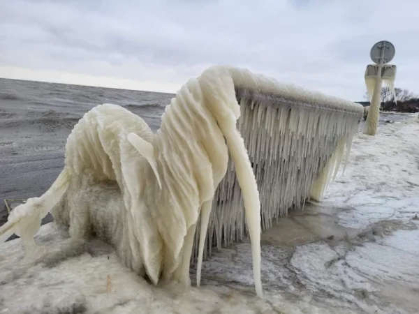 ԼՈՒՍԱՆԿԱՐՆԵՐ. «Սառցե թագավորություն»` ՌԴ-ում` սաստիկ ցրտի հետևանքով