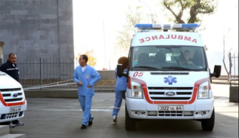 Դանակի սպառնալիքով և հայհոյանքներով հարձակվել են շտապօգնության խմբի վրա․ Ոստիկանությունը մանրամասնում է