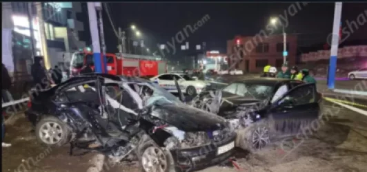 Ողբերգական ավտովթար Երևանում. կան տուժածներ և զոհ