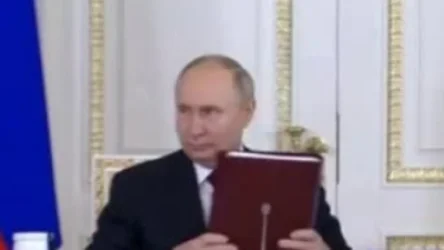 ՏԵՍԱՆՅՈՒԹ․ Պուտինին զարմացրել է փաստաթղթերով թղթապանակի չափը