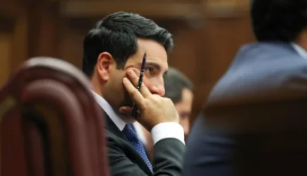 ՔՊ-ում քննարկվում է Ալեն Սիմոնյանի հրաժարականի հարցը. ArmLur