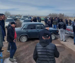 ՏԵՍԱՆՅՈՒԹ. Լարված իրավիճակ` Վարդենիսում. բնակիչները ճանապարհ են փակել