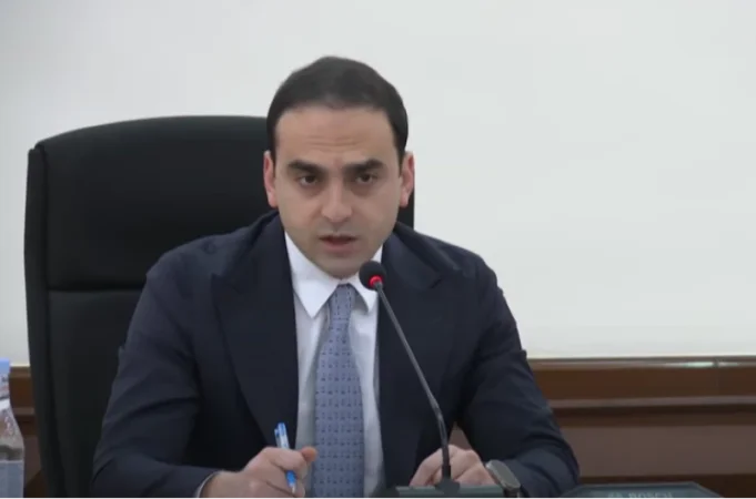 Տրանսպորտի սակագնի թանկացման հարցի քննարկումն այսօր տեղի կունենա, քվեարկությունը՝ ոչ․ Ավինյան