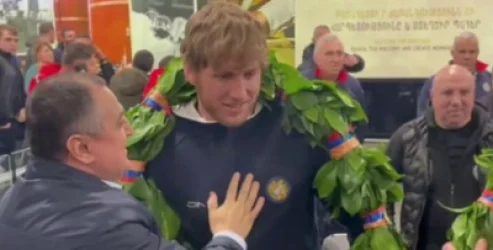 ՏԵՍԱՆՅՈՒԹ. «Զվարթնոցում» դիմավորեցին ԵԱ–ից մեդալներով վերադարձած ըմբիշներին