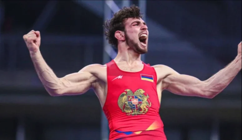 Արսեն Հարությունյանը 10:0 հաշվով վստահ հաղթանակ է տարել և դուրս եկել ԵԱ-ի կիսաեզրափակիչ